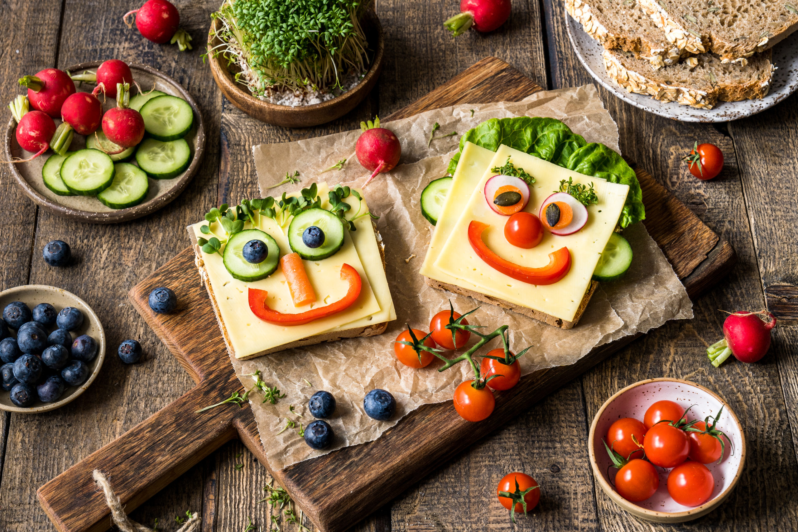 Gesichtsbrote mit Butterkäse Rezept einfach zubereitet - Kerrygold